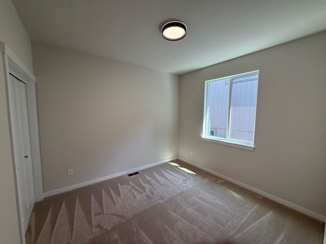 4420 S Willow Ln, Spokane, WA 99216