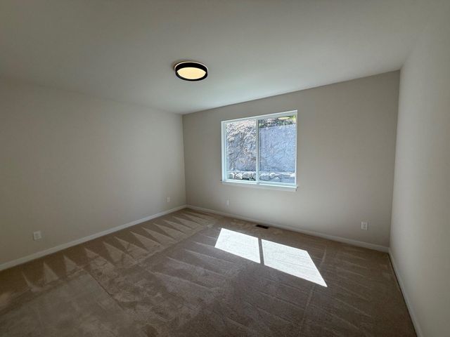 4420 S Willow Ln, Spokane, WA 99216