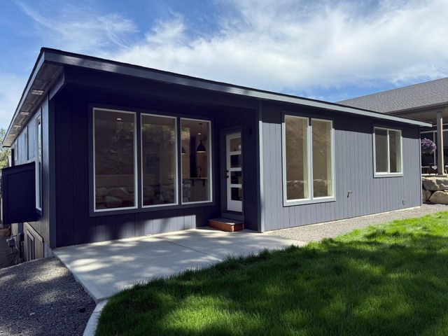 4420 S Willow Ln, Spokane, WA 99216