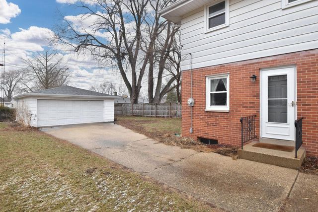 7822 8th AVENUE, Kenosha, WI 53143