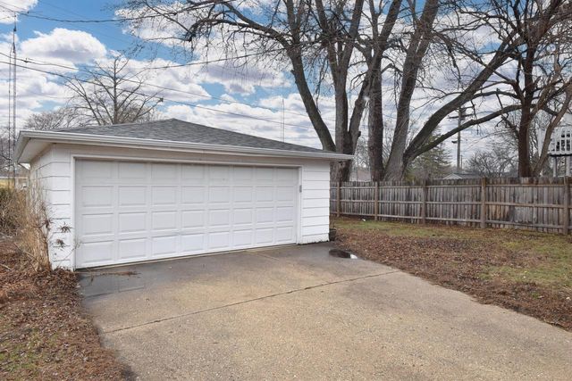 7822 8th AVENUE, Kenosha, WI 53143