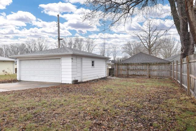 7822 8th AVENUE, Kenosha, WI 53143