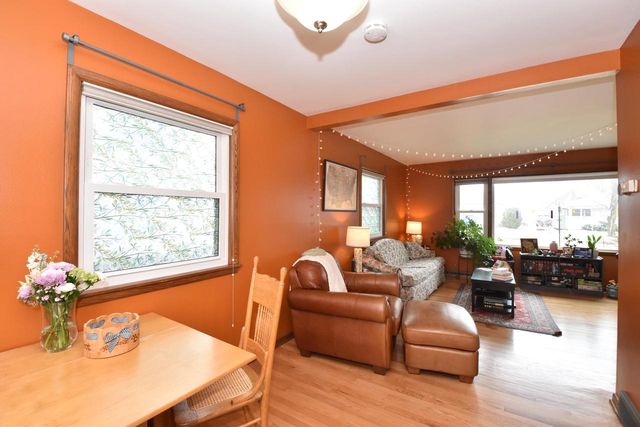 7822 8th AVENUE, Kenosha, WI 53143