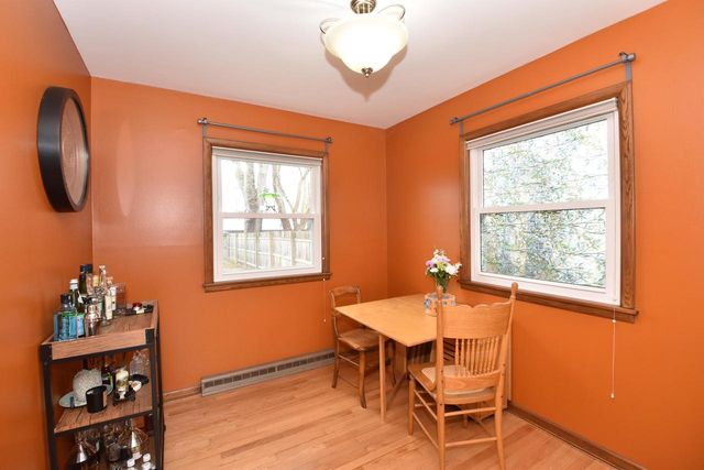 7822 8th AVENUE, Kenosha, WI 53143