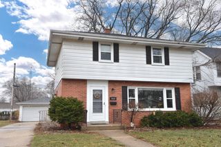 7822 8th AVENUE, Kenosha, WI 53143