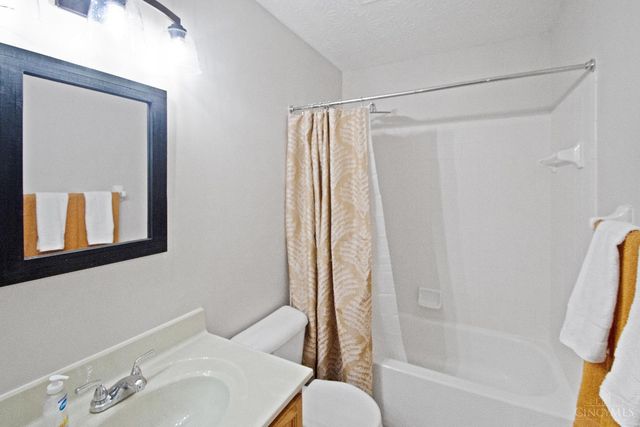 6067 Weber Oaks Drive, Miami Twp, OH 45140