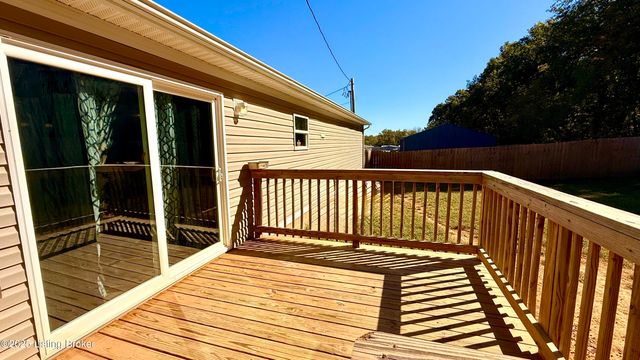 243 McDonald Dr, Brandenburg, KY 40108