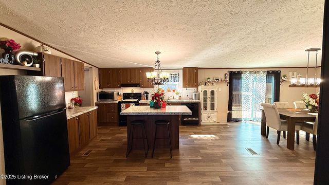 243 McDonald Dr, Brandenburg, KY 40108