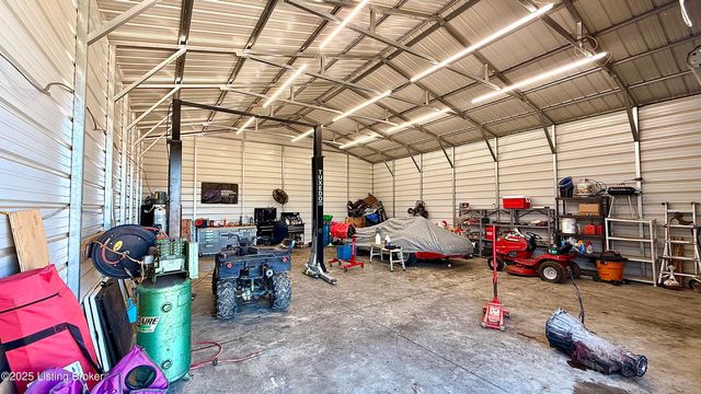 243 McDonald Dr, Brandenburg, KY 40108