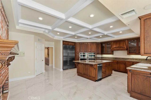 6863 Canyon Hill Drive, Riverside, CA 92506