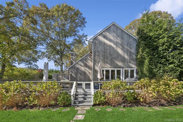4 Morris Court, Westhampton Beach, NY 11978