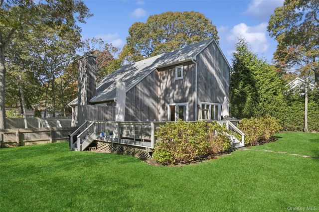 4 Morris Court, Westhampton Beach, NY 11978
