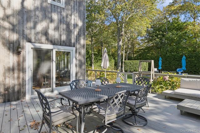 4 Morris Court, Westhampton Beach, NY 11978