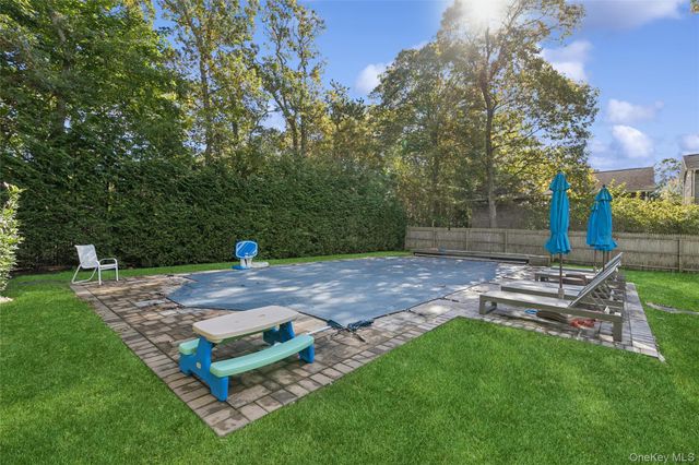 4 Morris Court, Westhampton Beach, NY 11978