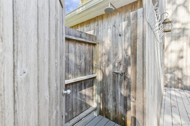 4 Morris Court, Westhampton Beach, NY 11978
