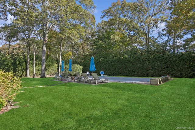 4 Morris Court, Westhampton Beach, NY 11978