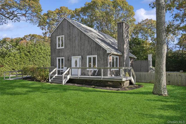 4 Morris Court, Westhampton Beach, NY 11978