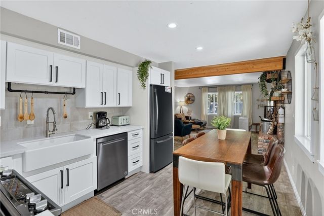 605 Pyramid Drive, Crestline, CA 92325