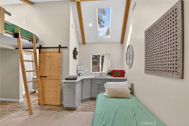 605 Pyramid Drive, Crestline, CA 92325
