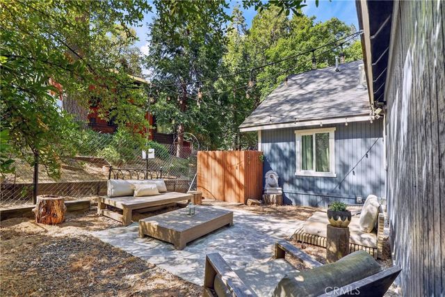 605 Pyramid Drive, Crestline, CA 92325