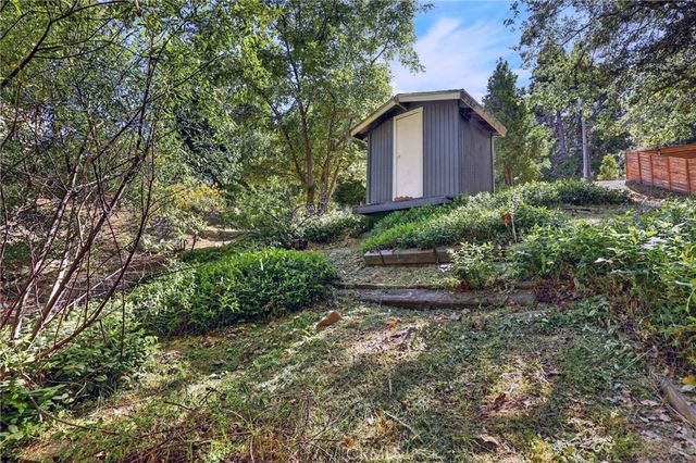 605 Pyramid Drive, Crestline, CA 92325