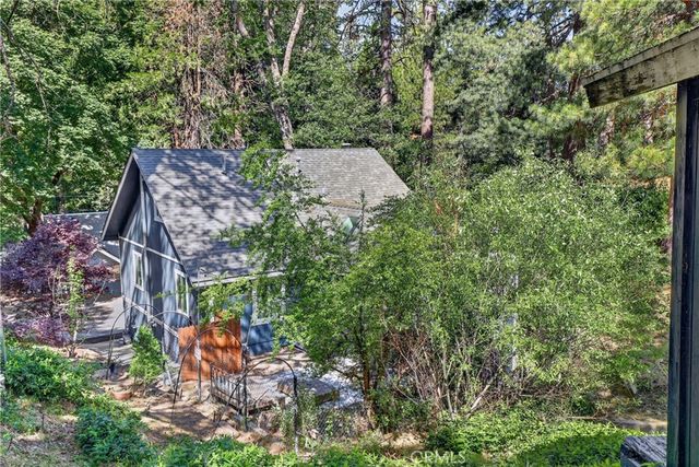 605 Pyramid Drive, Crestline, CA 92325