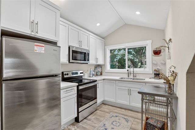 605 Pyramid Drive, Crestline, CA 92325