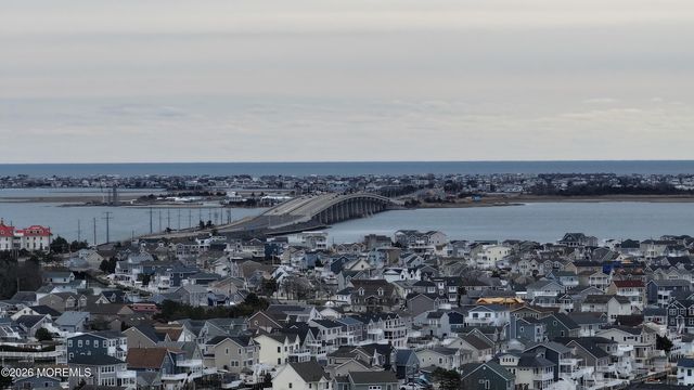 48 Albert Drive, Manahawkin, NJ 08050