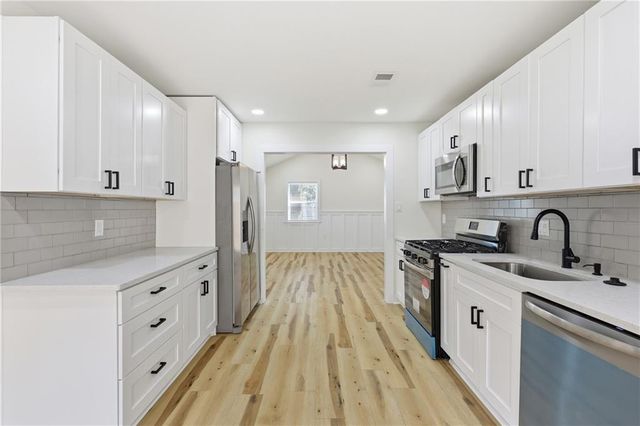 19 Robin Hood Drive, Savannah, GA 31406