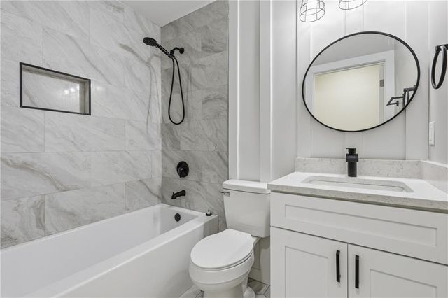 19 Robin Hood Drive, Savannah, GA 31406