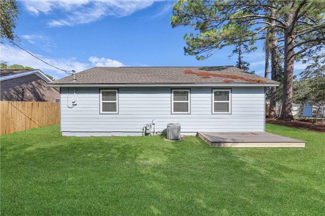 19 Robin Hood Drive, Savannah, GA 31406