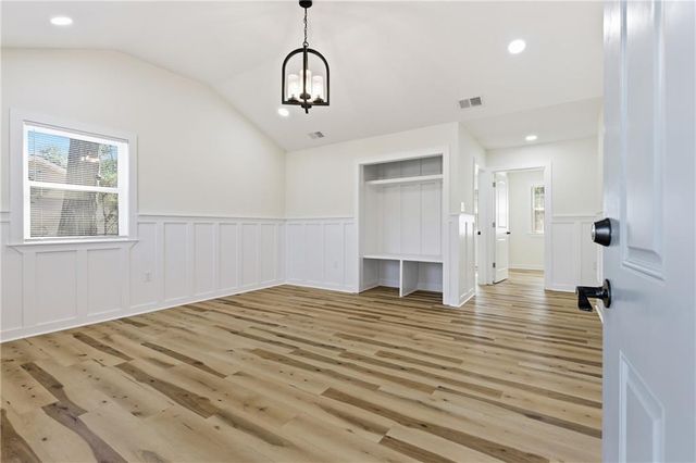 19 Robin Hood Drive, Savannah, GA 31406