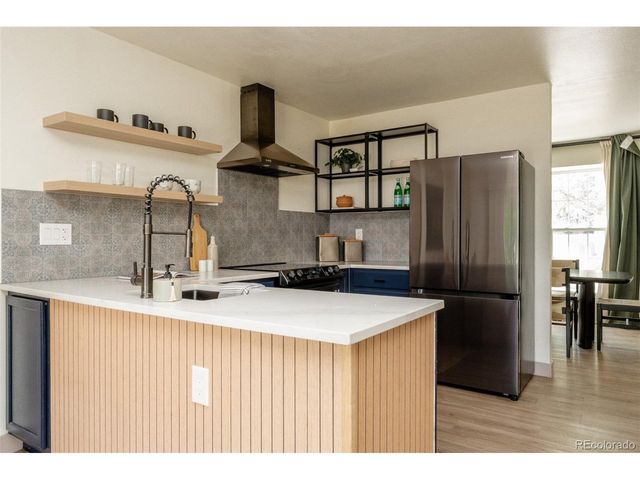 1410 S Vaughn Cir, Aurora, CO 80012