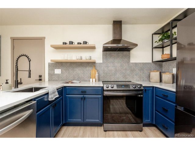 1410 S Vaughn Cir, Aurora, CO 80012