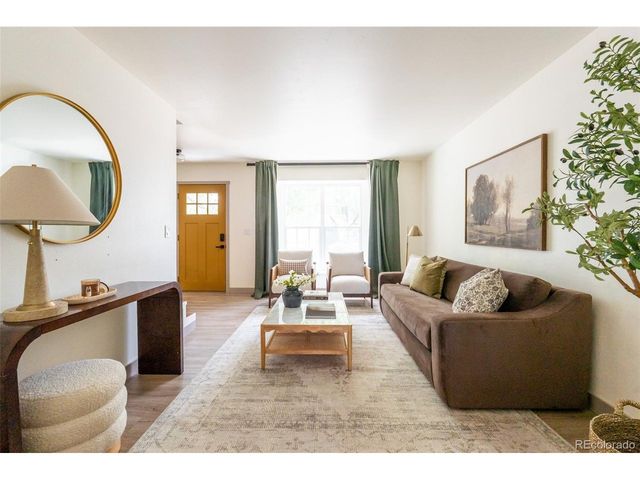 1410 S Vaughn Cir, Aurora, CO 80012