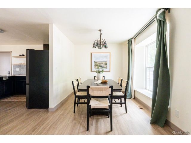1410 S Vaughn Cir, Aurora, CO 80012