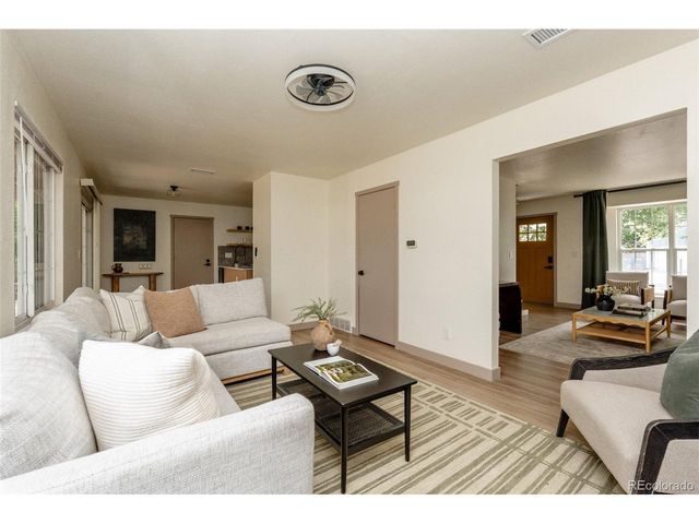 1410 S Vaughn Cir, Aurora, CO 80012