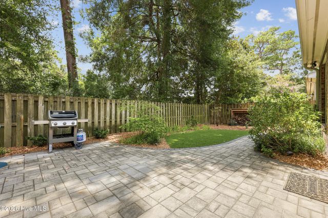 5136 Somersett Lane, Wilmington, NC 28409