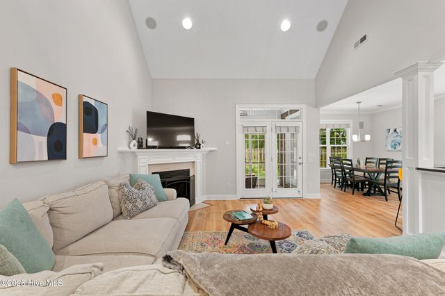 5136 Somersett Lane, Wilmington, NC 28409