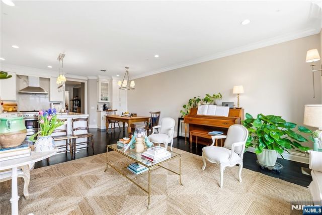 1228 River Road, Edgewater, NJ 07020