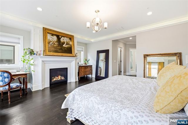 1228 River Road, Edgewater, NJ 07020