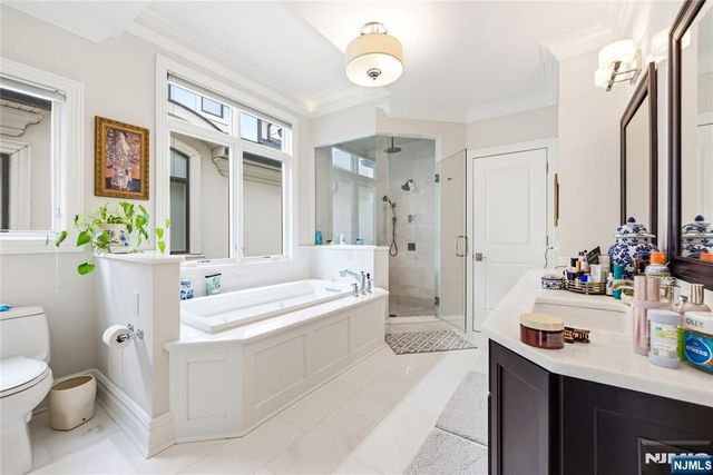 1228 River Road, Edgewater, NJ 07020