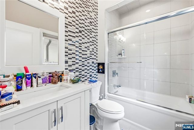 1228 River Road, Edgewater, NJ 07020