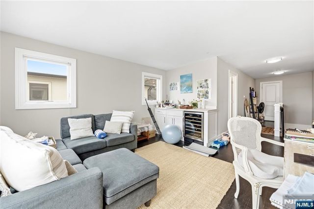 1228 River Road, Edgewater, NJ 07020