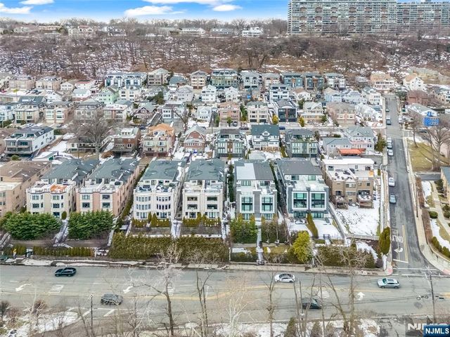 1228 River Road, Edgewater, NJ 07020