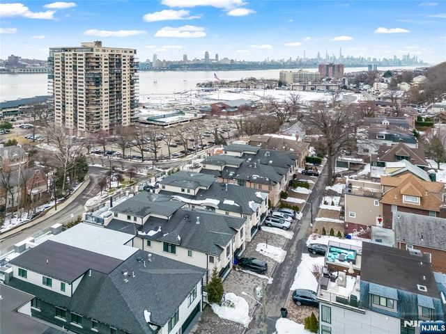 1228 River Road, Edgewater, NJ 07020