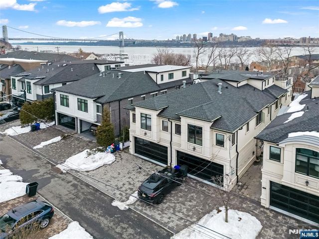 1228 River Road, Edgewater, NJ 07020