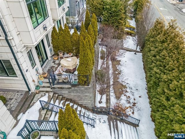 1228 River Road, Edgewater, NJ 07020