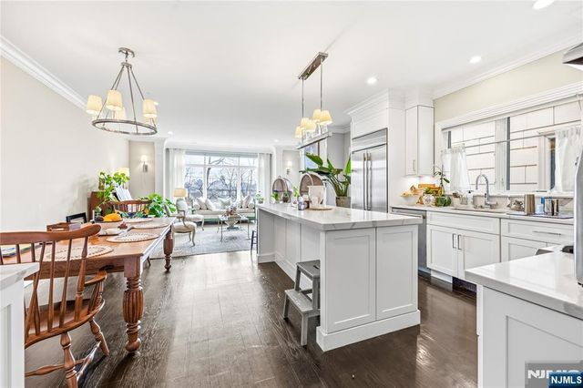 1228 River Road, Edgewater, NJ 07020