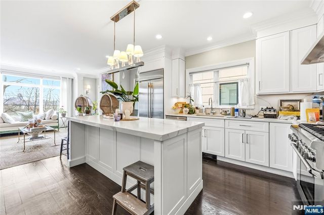 1228 River Road, Edgewater, NJ 07020